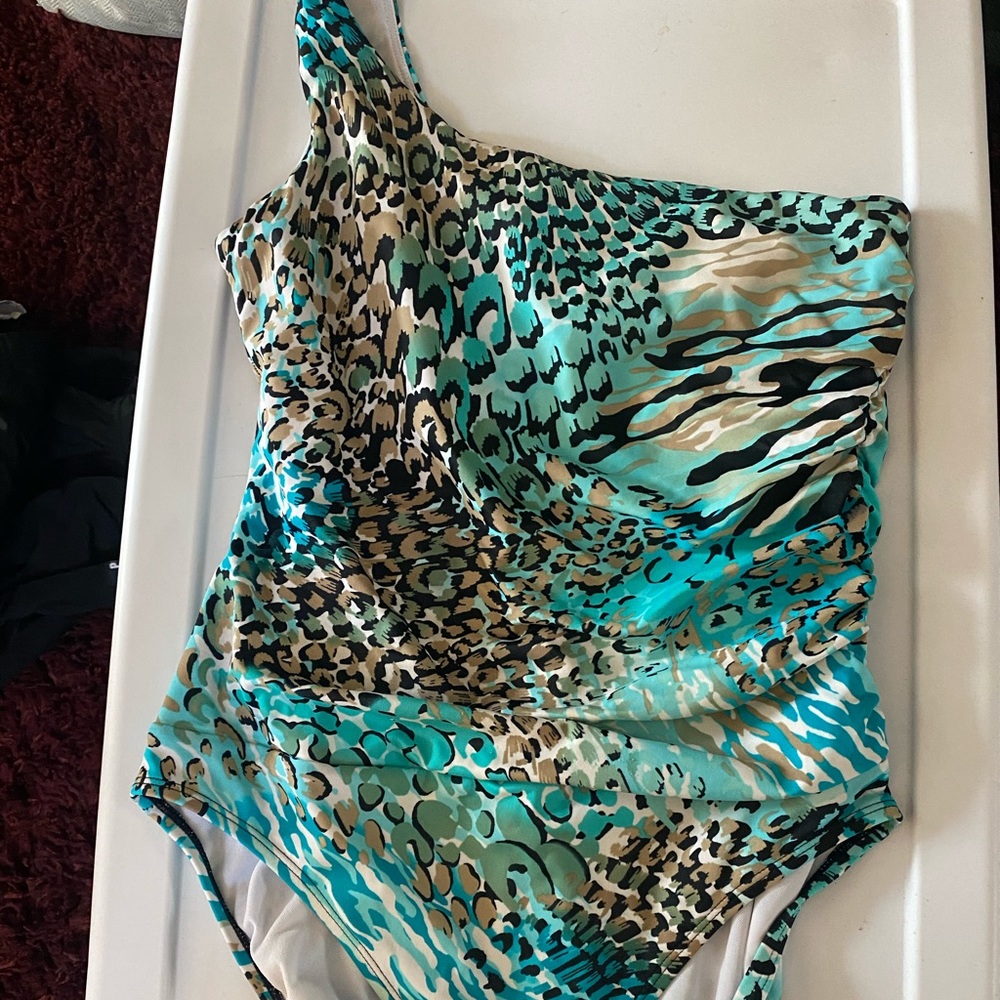 One Piece One Shoulder Bathingsuit